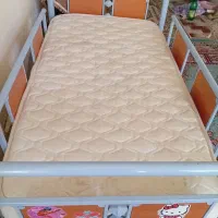 تخت  فلزی طول 140عرض 80قیمت 1500000تومان