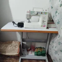 ۴ عدد پشتی ۱عدد میز گرام یک عدد صندلی میز چرخ خیاط