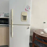 یخچال فریزر در حد نو