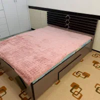 تخت دونفره همراه باتشک رویال درحدنو باظاهری زیبا