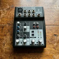 ​میکسر صدا بهرینگر Behringer Xenyx 502  تمیز