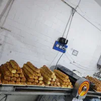 شیرینی ارزونی بمب قنادی