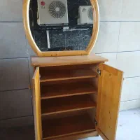 جاکفشی چوبی (چوب نراد) و آیینه با قاب چوب نراد
