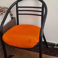 ۲ عدد صندلی اداری و استراحتگاه