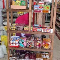 پخش انواع لواشک ، ترشک و تنقلات همرا با استند