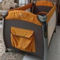 تخت کنار مادر برند پیر کاردین اصلی در حد نو|تخت و صندلی بچه|تهران, گیشا|دیوار