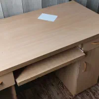 میز کامپیوتر سالم