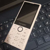 گوشی موبایل هانوفر در حد نو