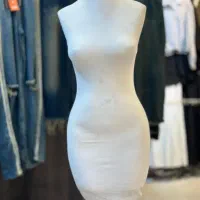 مانکن زنانه در حد نو