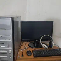 کامپیوتر خانگی قدیمی درحال کار