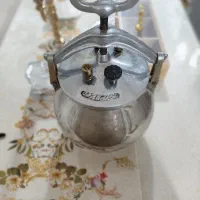 زودپز ۵لیتری کاملا سالم در حد نو