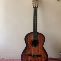 فروش یک عدد گیتار