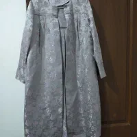 تعدادی مانتو و شلوار و پالتو