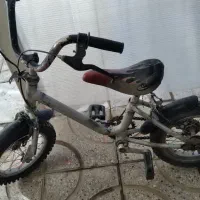 دوچرخه|دوچرخه، اسکیت، اسکوتر|بهار, |دیوار