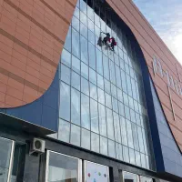 شست و شوی نما (کار در ارتفاع)|خدمات نظافت|یزد, |دیوار