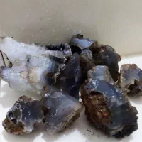 سنگ عقیق سوسنی همه سنگ موجود هست|جواهرات|لاهیجان, لیالستان|دیوار