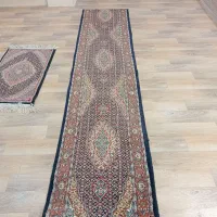 فرش کناره با یک قالیچه کوچک|فرش|قزوین, |دیوار