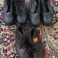 سه عدد کفش کار ۴۲-۴۳