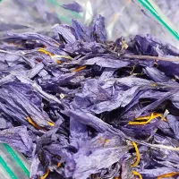 گلبرگهای خشک شده زعفران