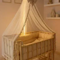 تخت کنار مادر آنجل