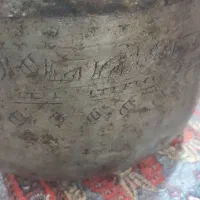 این ضروف واقعن عتیقه هستش بالای ۴۰۰ الا ۵۰۰ سال