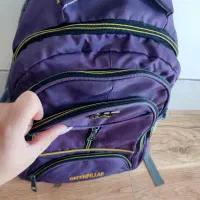 تعدادی لباس مدرسه و کیف|کفش و لباس بچه|میانه, |دیوار