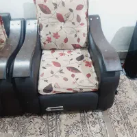 مبل ۷ نفره و دوتخته فرش ۱۲ متری سالم ۸تومن مقطوع|مبلمان خانگی و میز عسلی|اصفهان, شهرک میلاد|دیوار