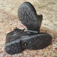 ۲ عدد کفش ایمنی نو نو سایز ۴۲، برند شاهین