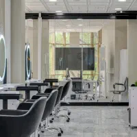 دعوت به همکاری فوری در سالن زیبایی