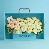 باکس گل چمدانی ، گل تولد ،گل رز ، باکس گل دیت