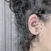اجرای پیرسینگ و تتو بدن