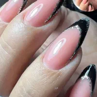 شروع مسیر حرفه ای با آموزش کاشت ناخن مدرن