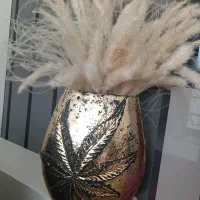گلدان طلایی