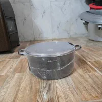 قابلمه نسوز کاج تفلون  سایز۲۸ بدنه چکشی