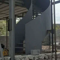 پله گرد فلزی