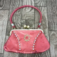 کیف دستی و دوشی و کولی زنانه و دخترانه|کیف، کفش، کمربند|قم, دروازه چوبی|دیوار