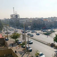 یه-مغازه-جمع-وجور-با-پاخور-عالی-حاشیه-امام-دوست