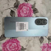 یک دستگاه گوشی موبایل شیامومی پکو 3071