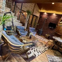 ویلا-با-تم-چوب-و-جکوزی-سنگی-چند-قدمی-دریا