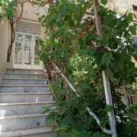 منزل-ویلایی-100-متر-زمین-75متر-بنا-دو-طبقه-نیم