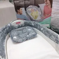 رختخواب بین والدین نوزاد موزیکال