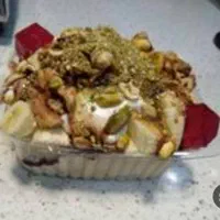 کارگر ساده یا نیمه ماهر آبمیوه بستنی