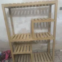 قفسه های چوبی با چوب روس