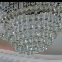 لوستر کریستال با قطر حدودا ۶۵ سانتی متر
