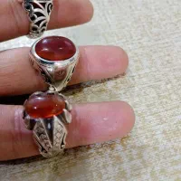 انگشتر  دست ساز عقیق یمن و زنجیر یزدباف