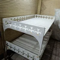 تخت آهنی