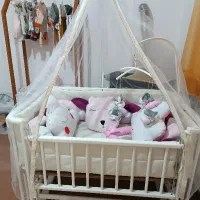 گهواره کنارمادر