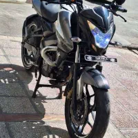 NS200 موتور سیکلت