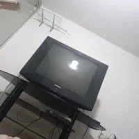تلوزیون رنگی 36اینچ سالم ب همراه میز