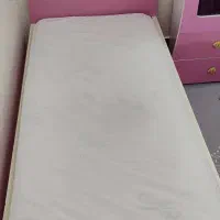 تخت و کمد